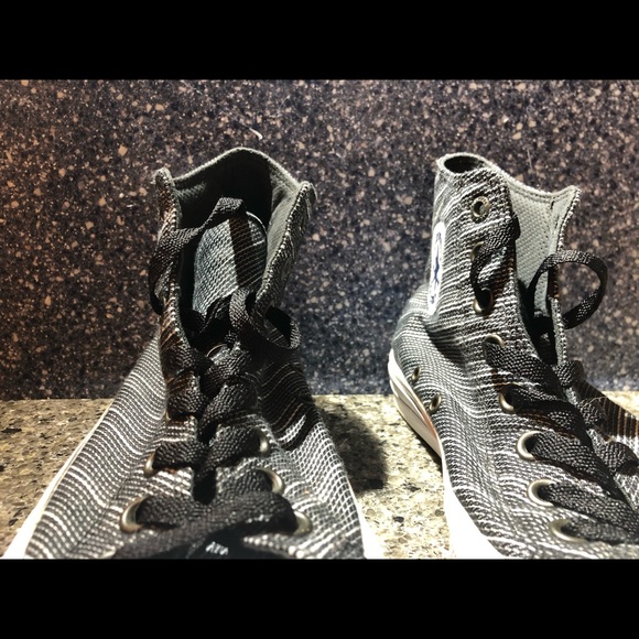 converse - Picture 2 of 2